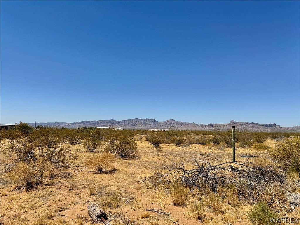 3.1 Acres of Land for Sale in Golden Valley, Arizona