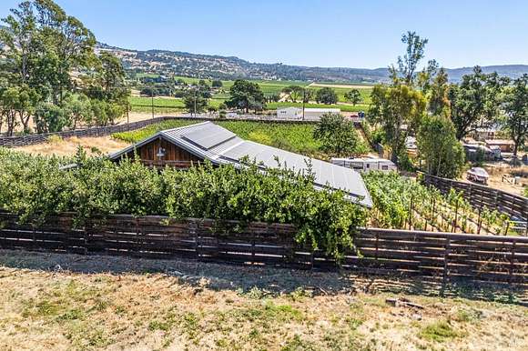 2.7 Acres of Residential Land with Home for Sale in Napa, California