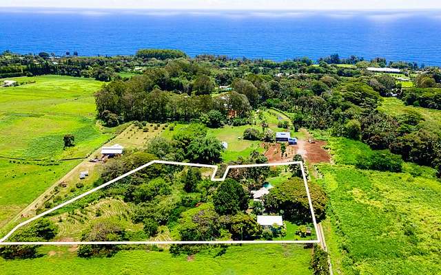4.5 Acres of Residential Land with Home for Sale in Hakalau, Hawaii