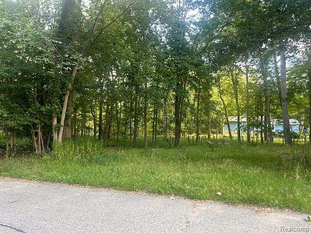 0.16 Acres of Residential Land for Sale in Waterford, Michigan