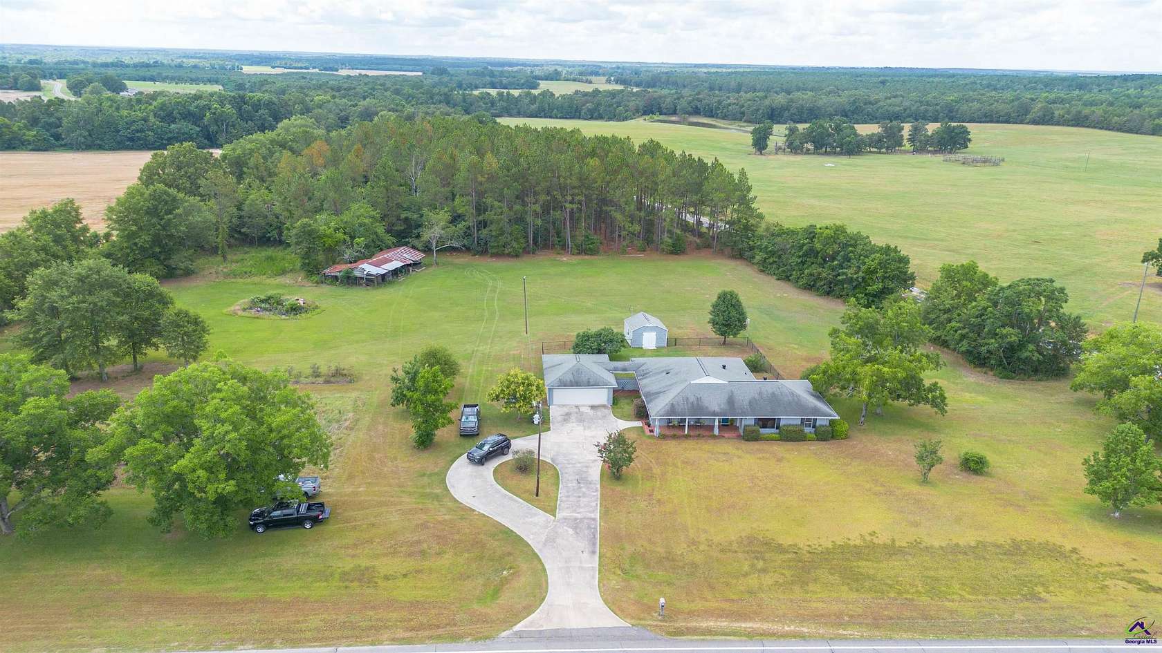 7.72 Acres of Residential Land with Home for Sale in Cochran, Georgia