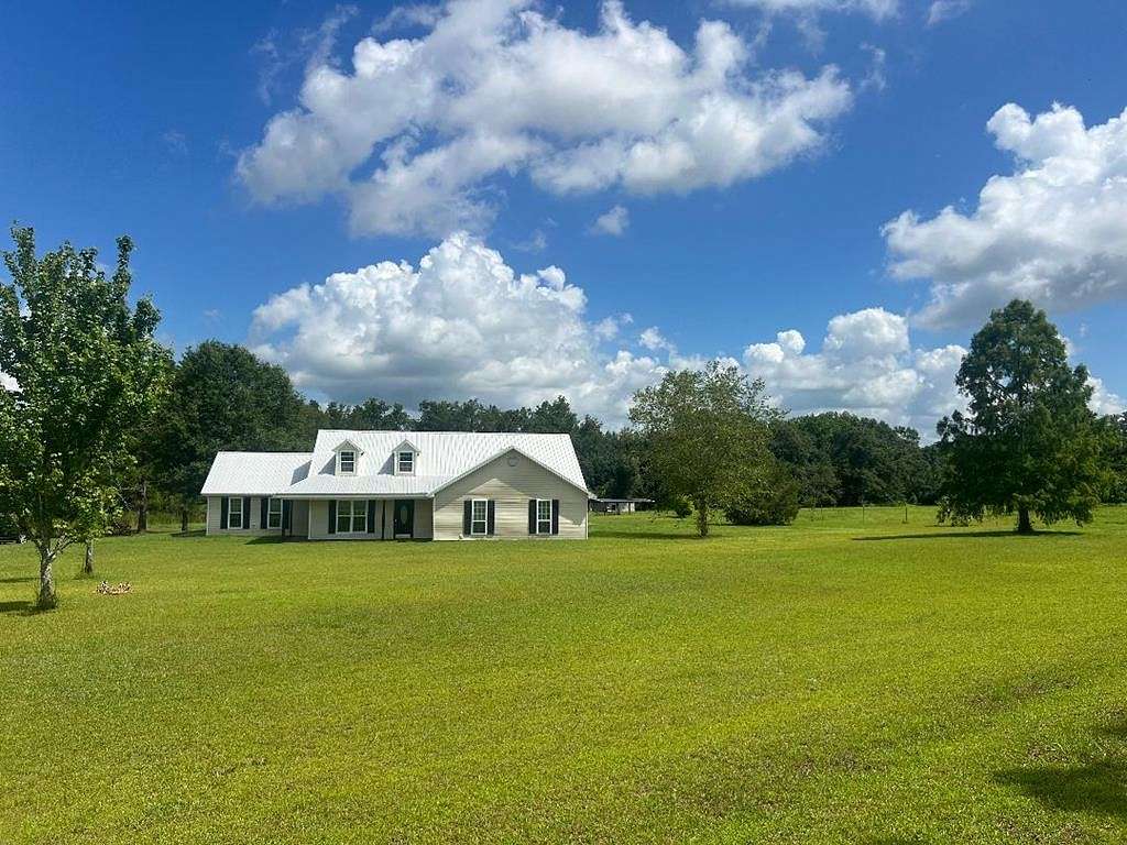 20 Acres of Agricultural Land with Home for Sale in Slocomb, Alabama