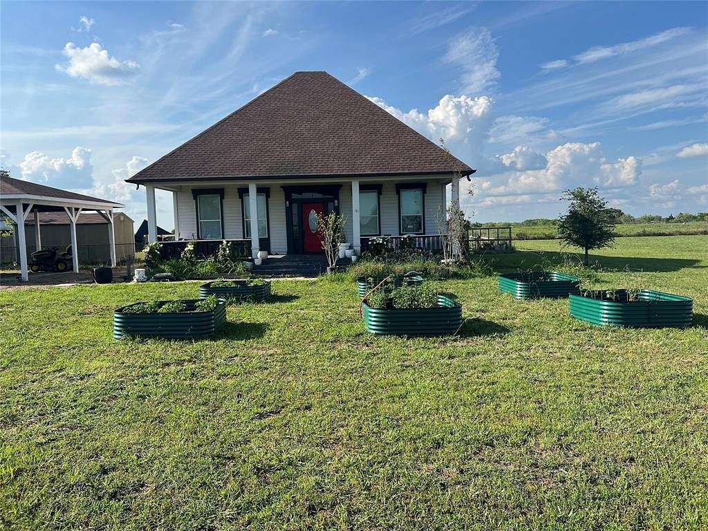 10 Acres of Land with Home for Sale in Kemp, Texas