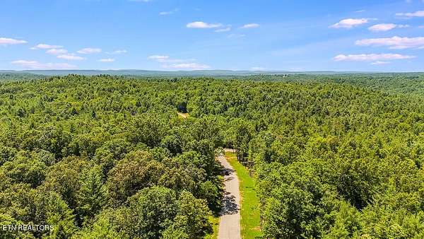 13.8 Acres of Land for Sale in Deer Lodge, Tennessee