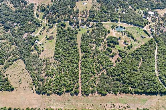 17.65 Acres of Land for Sale in Corsicana, Texas