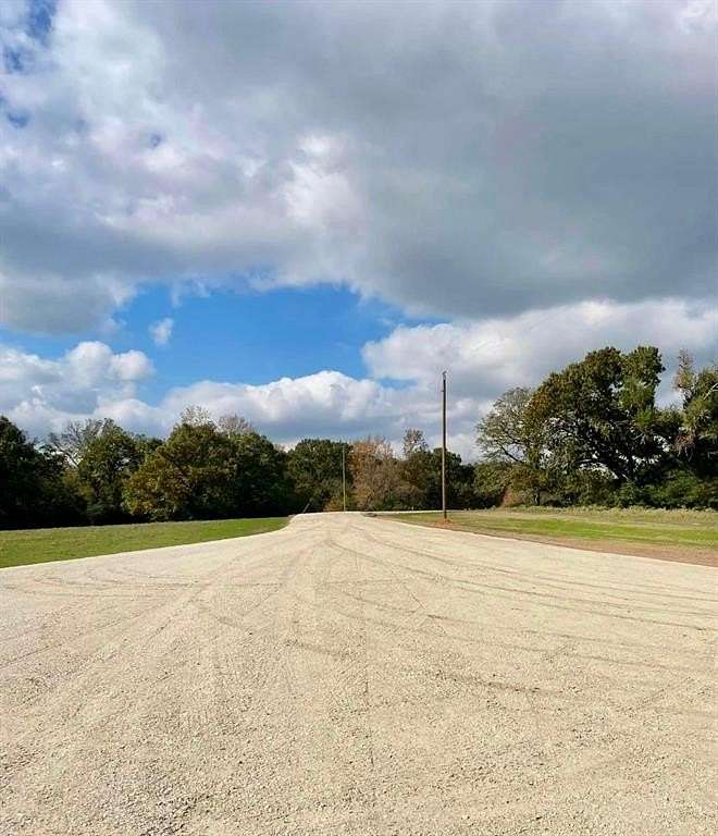 10.5 Acres of Land for Sale in Oakwood, Texas