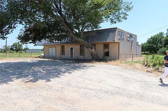 2 Acres of Commercial Land for Sale in Sunset, Texas