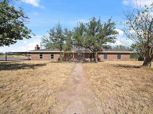 92.36 Acres of Recreational Land with Home for Sale in Big Spring, Texas