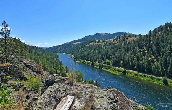 2.38 Acres of Residential Land with Home for Sale in Lenore, Idaho