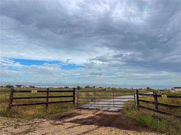 11 Acres of Land for Sale in Clifton, Texas