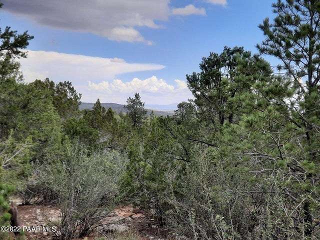 1.06 Acres of Land for Sale in Seligman, Arizona