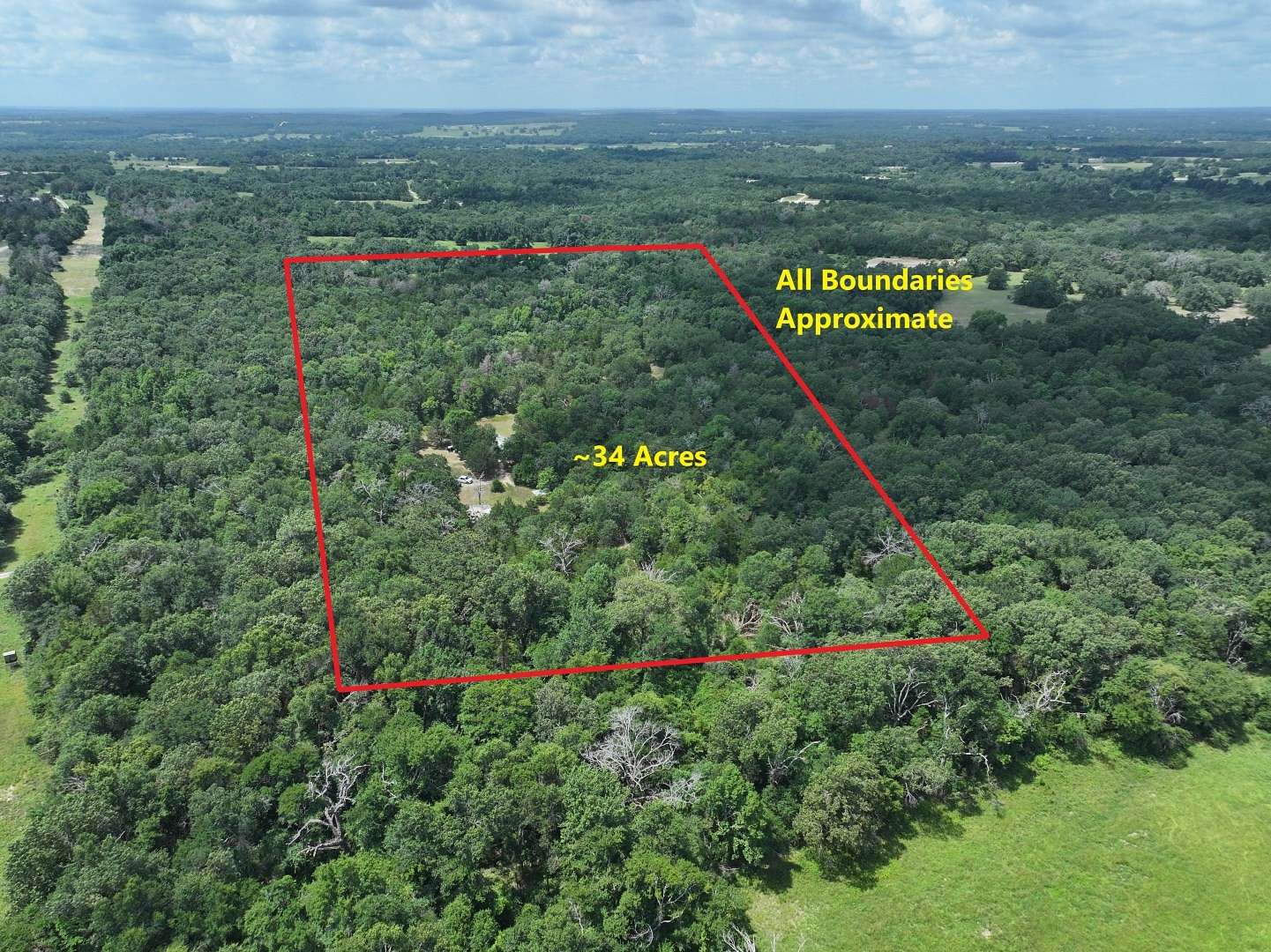 33.76 Acres of Land with Home for Sale in Fairfield, Texas