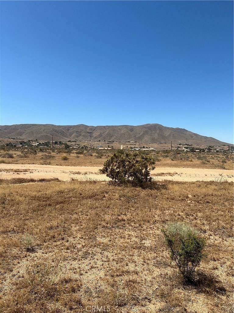 19.69 Acres of Land for Sale in Apple Valley, California