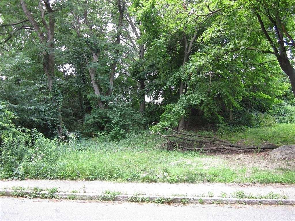0.16 Acres of Residential Land for Sale in Worcester, Massachusetts