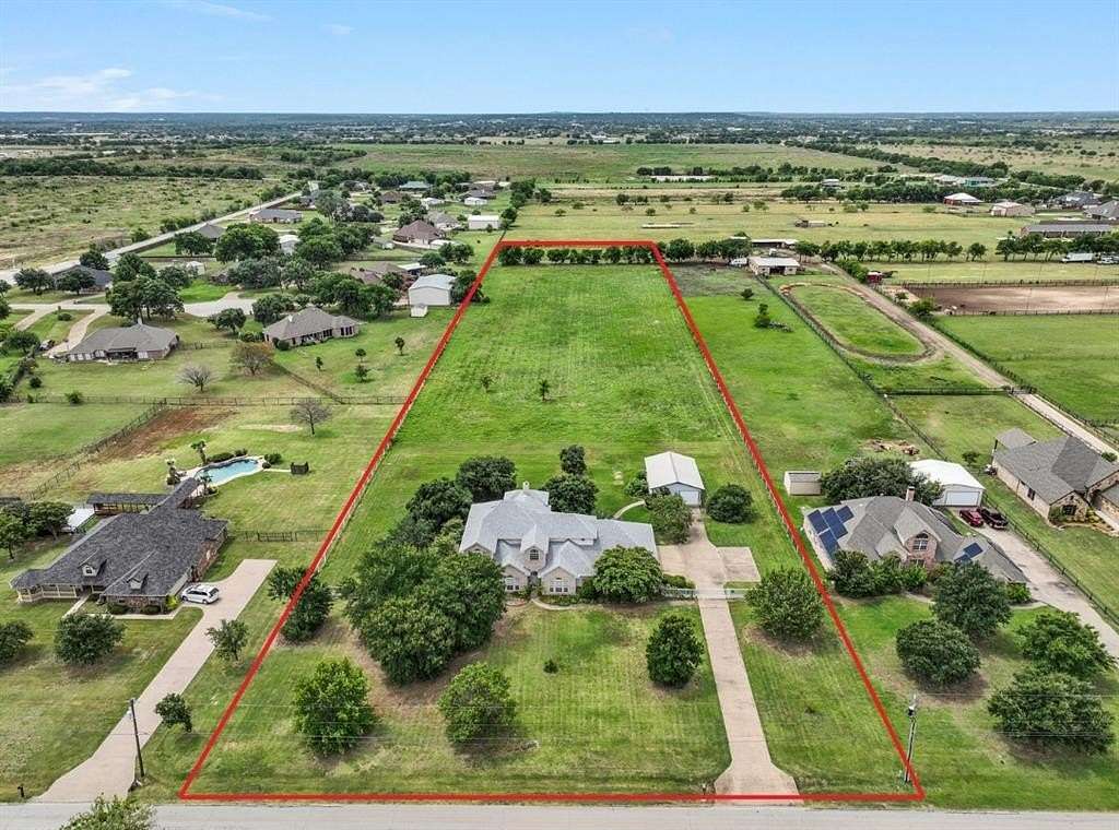 5.007 Acres of Residential Land with Home for Sale in Crowley, Texas