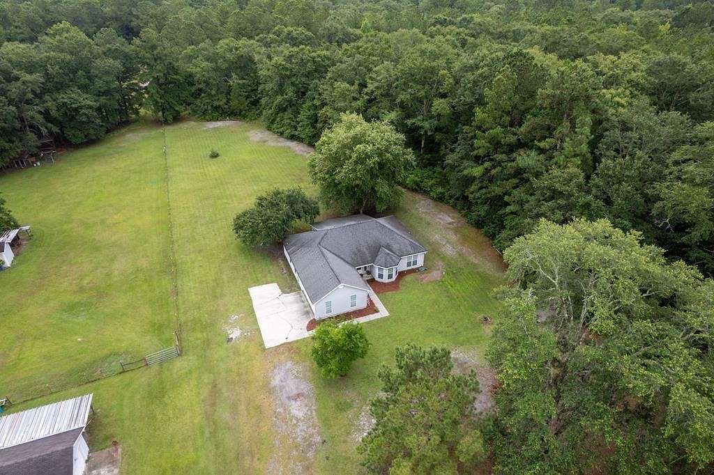 2.39 Acres of Residential Land with Home for Sale in Valdosta, Georgia