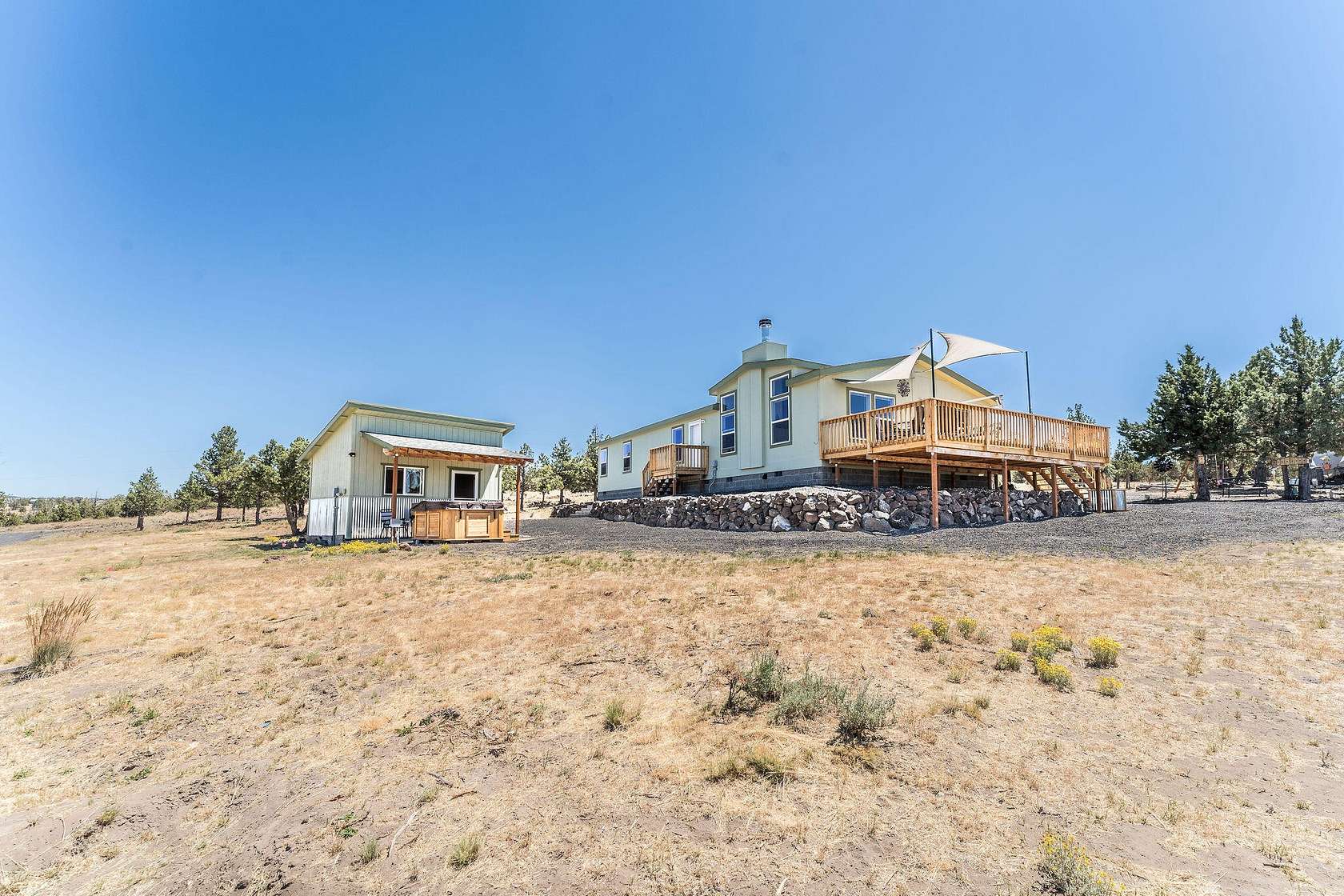 2.09 Acres of Residential Land with Home for Sale in Prineville, Oregon