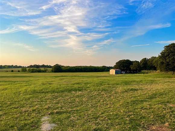 6 Acres of Land for Sale in Cleburne, Texas