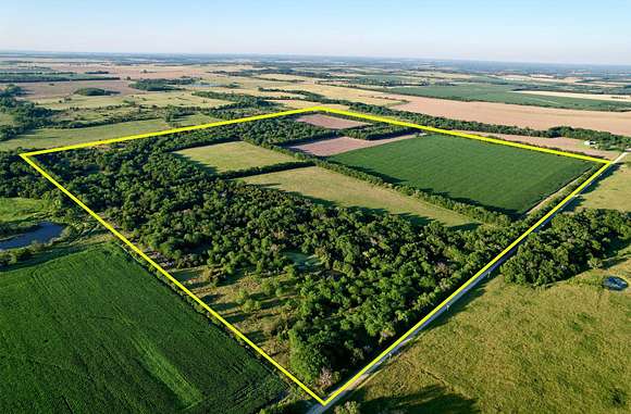 160 Acres of Land for Auction in Chanute, Kansas