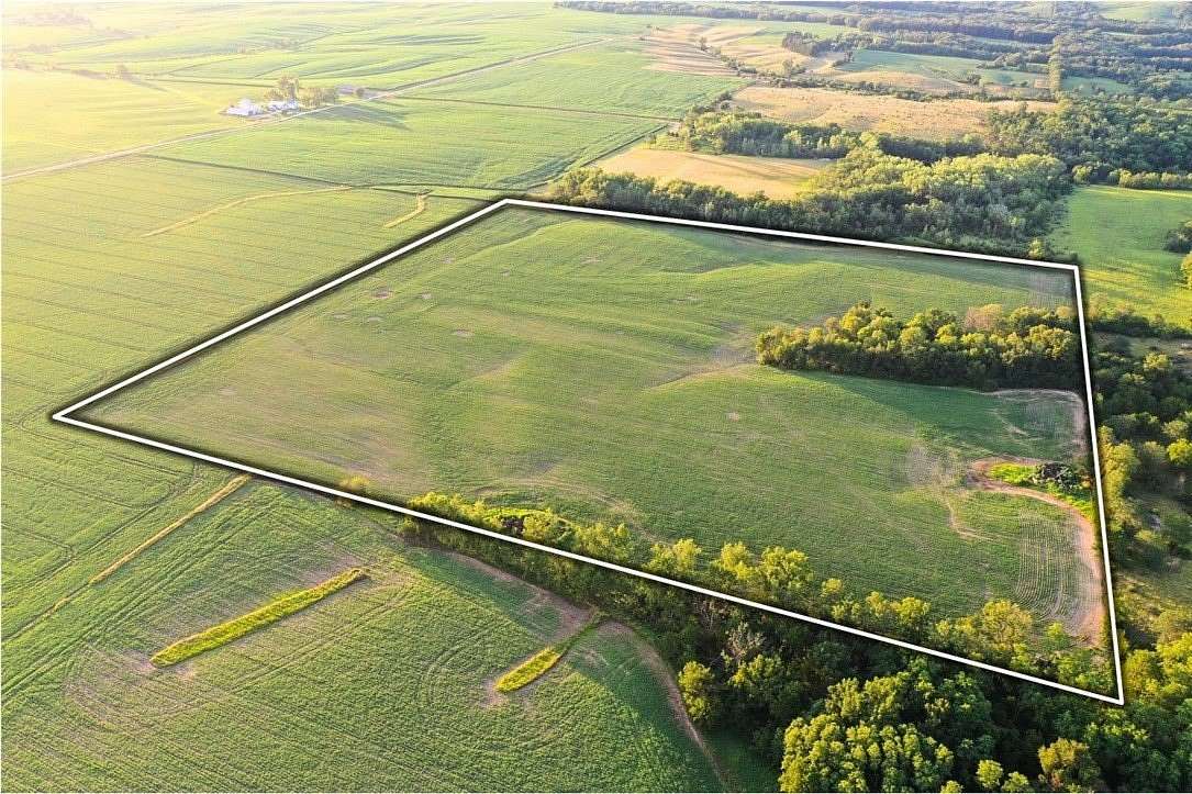 40 Acres of Agricultural Land for Sale in Iowa Township, Iowa