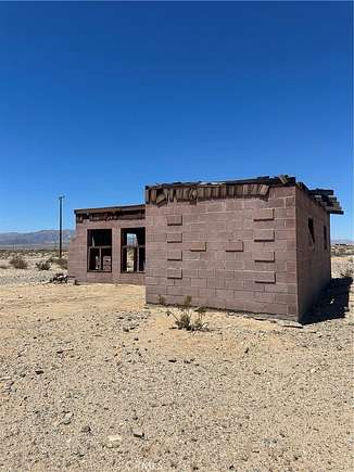 5 Acres of Improved Residential Land for Sale in Twentynine Palms, California