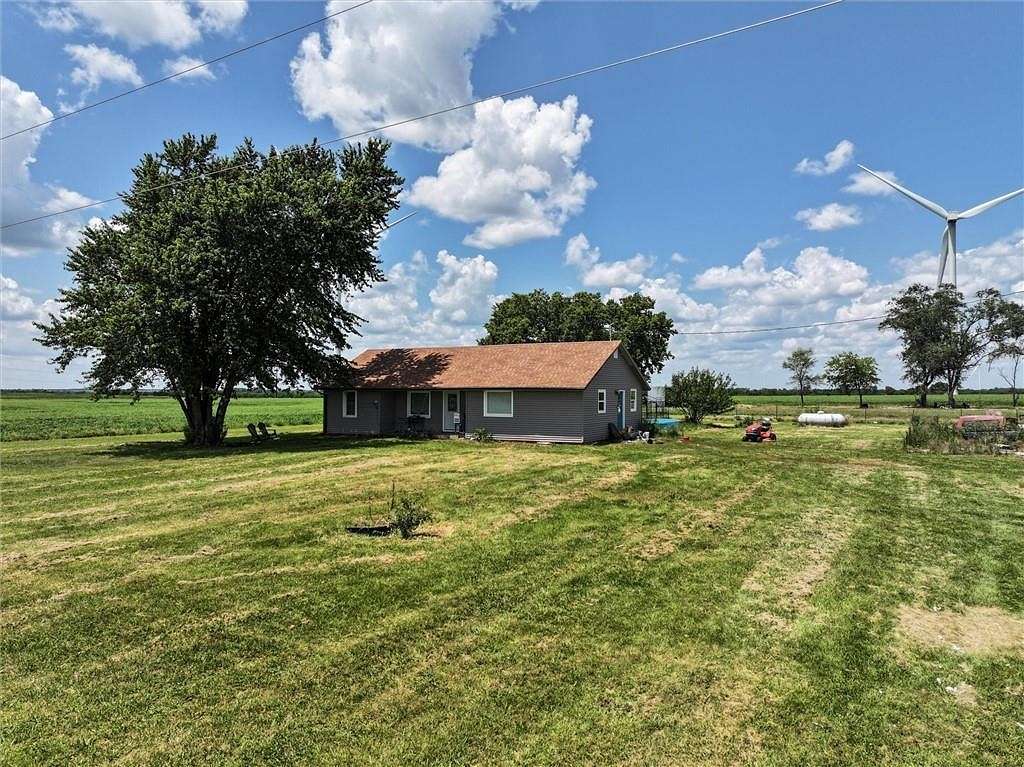 2.3 Acres of Residential Land with Home for Sale in Waverly, Kansas
