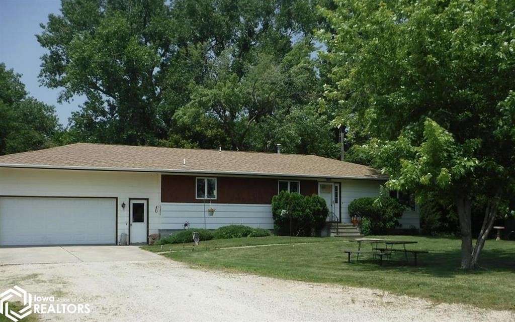 5.13 Acres of Residential Land with Home for Sale in Rolfe, Iowa