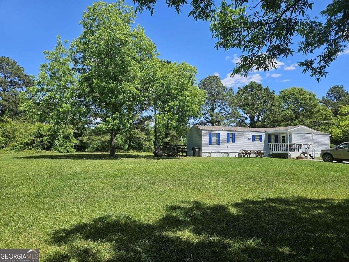 12 Acres of Land with Home for Sale in White Plains, Georgia