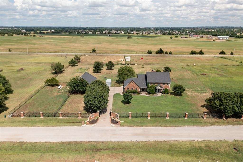 5.19 Acres of Residential Land with Home for Sale in Yukon, Oklahoma
