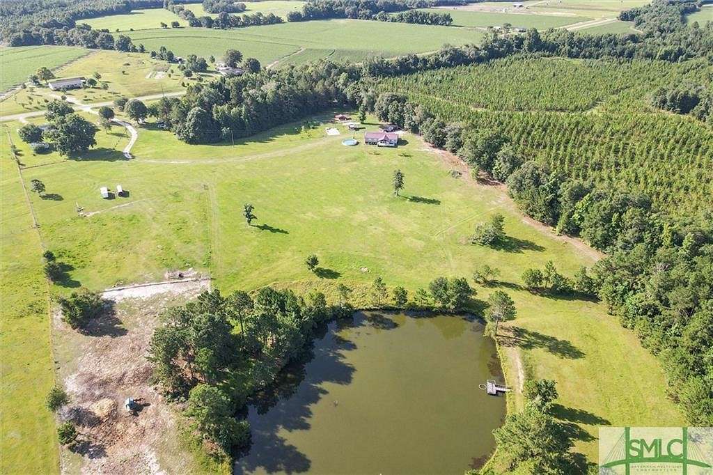 19.14 Acres of Land with Home for Sale in Swainsboro, Georgia