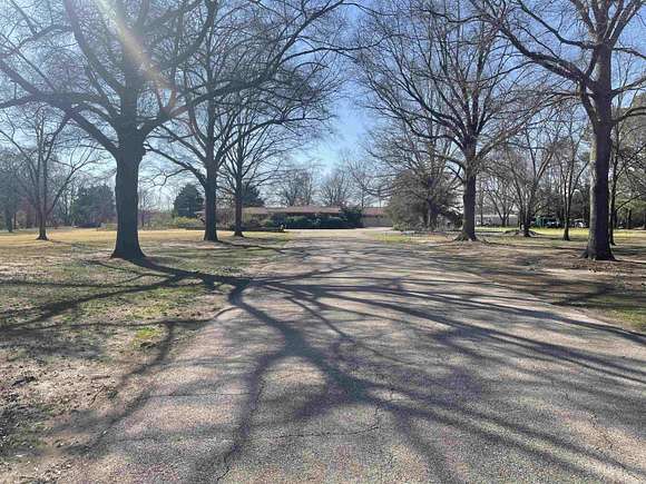 8 Acres of Residential Land with Home for Sale in Brinkley, Arkansas