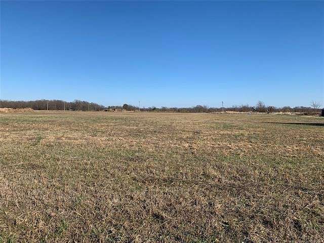 8 Acres of Residential Land for Sale in Morris, Oklahoma