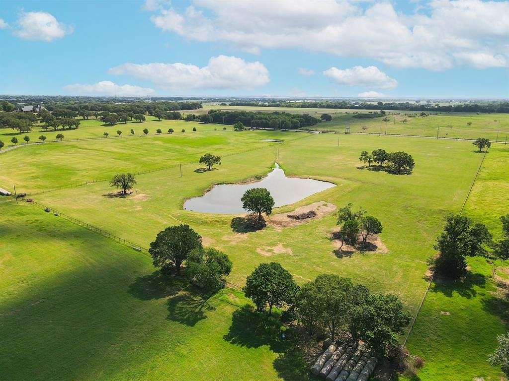17 Acres of Agricultural Land for Sale in Pilot Point, Texas