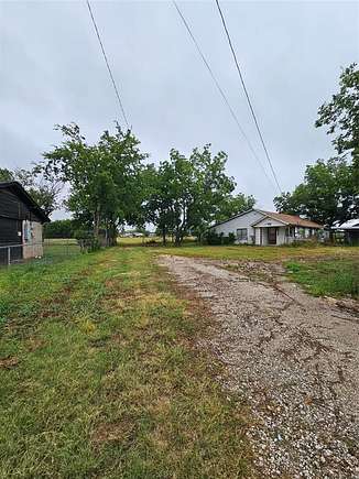 3.966 Acres of Improved Residential Land for Sale in Cleburne, Texas