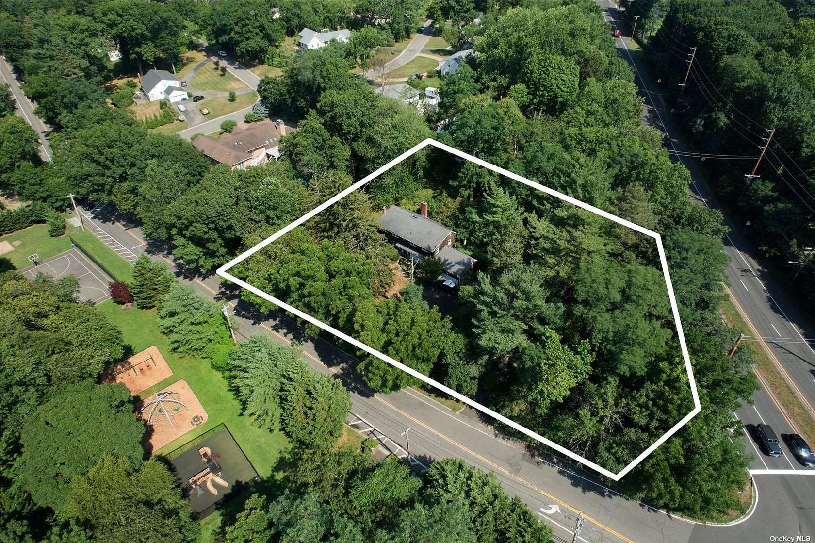 1 Acre of Residential Land for Sale in Manhasset, New York