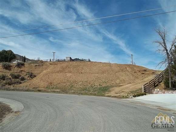 0.35 Acres of Residential Land for Sale in Tehachapi, California