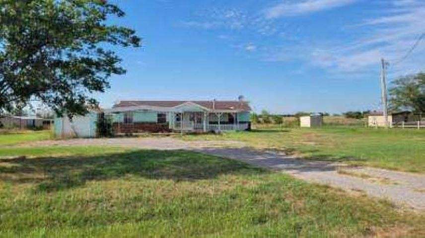 4.18 Acres of Residential Land with Home for Sale in Lawton, Oklahoma