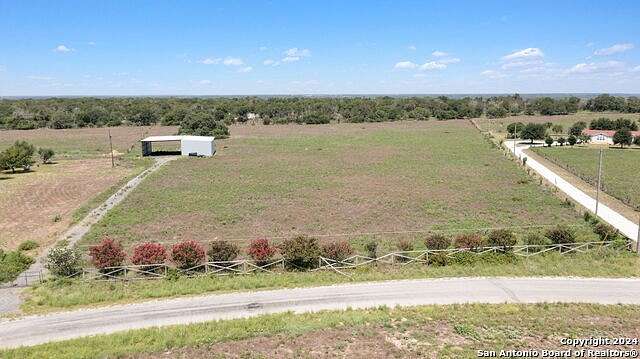 10 Acres of Improved Residential Land for Sale in Natalia, Texas