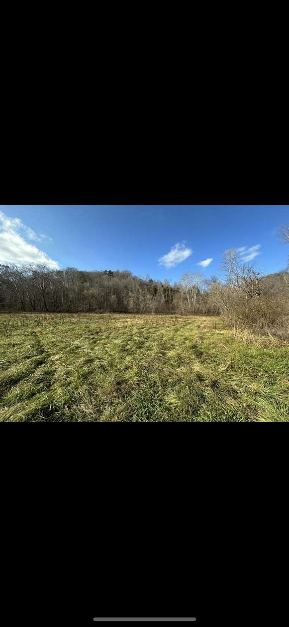 19.04 Acres of Land for Sale in Middlesboro, Kentucky