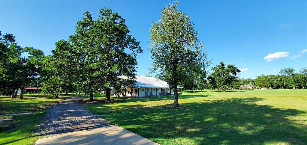5.1 Acres of Residential Land with Home for Sale in Malakoff, Texas