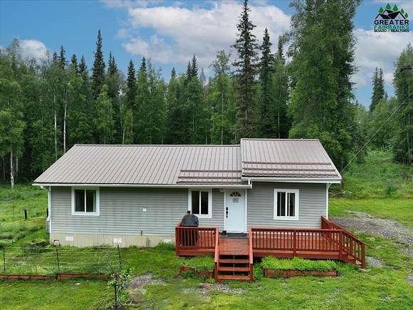 2.5 Acres of Residential Land with Home for Sale in Fairbanks, Alaska