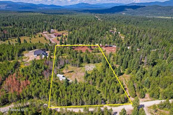 4.7 Acres of Residential Land with Home for Sale in Spirit Lake, Idaho
