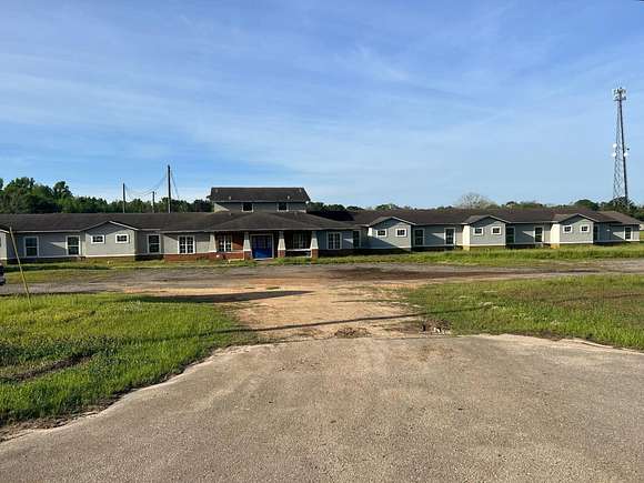 13 Acres of Improved Mixed-Use Land for Sale in Quincy, Florida