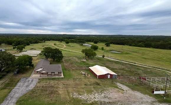 8.96 Acres of Residential Land with Home for Sale in Earlsboro, Oklahoma