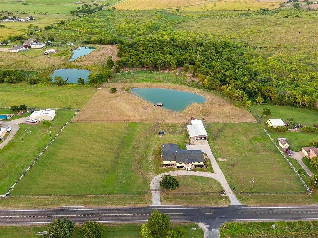 8.992 Acres of Residential Land with Home for Sale in Ennis, Texas