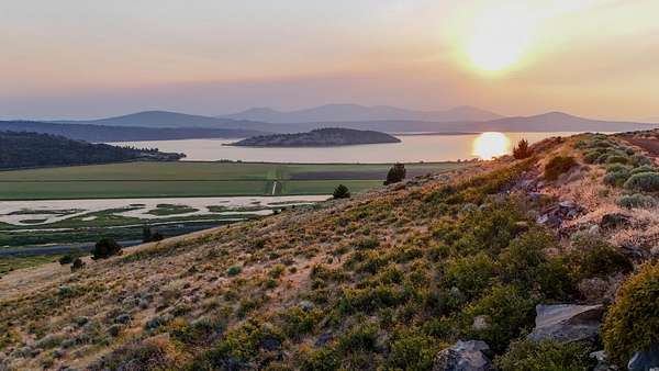 5 Acres of Land for Sale in Klamath Falls, Oregon