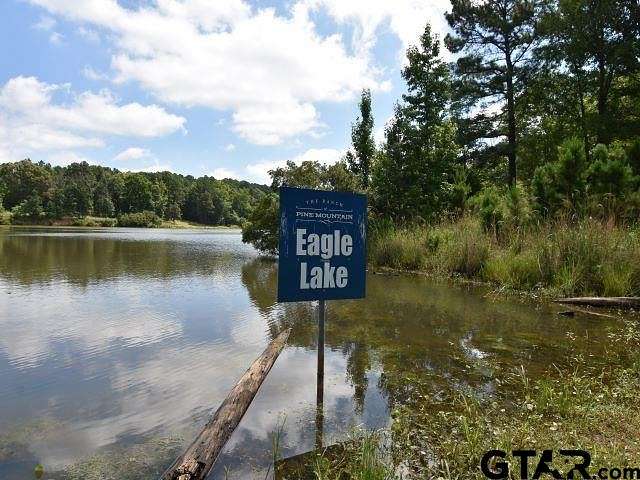 1.37 Acres of Residential Land for Sale in Montalba, Texas