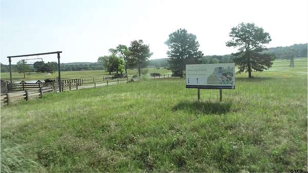 1.55 Acres of Residential Land for Sale in Montalba, Texas