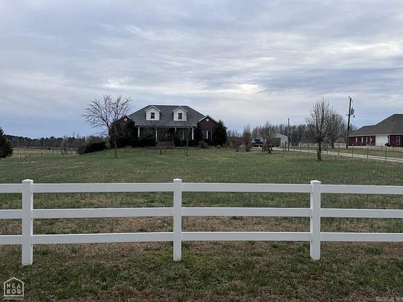 6.25 Acres of Residential Land with Home for Sale in Jonesboro, Arkansas