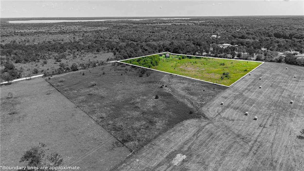 2.656 Acres of Residential Land with Home for Sale in Hubbard, Texas